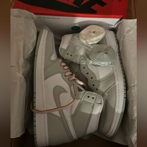 Wmns Air Jordan 1 Retro High OG 'Seafoam'